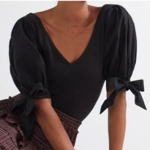 Maeve Puff-Sleeved Top in Black - size XS